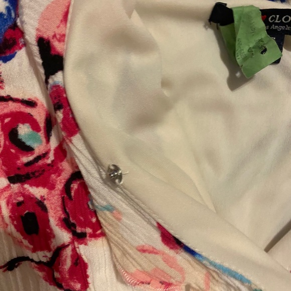 Worn Once! Floral Romper - Picture 4 of 4